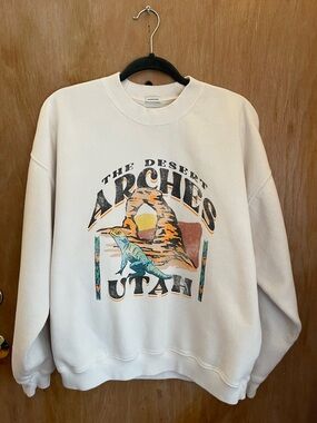Abercrombie & Fitch Cream  Utah Crewneck Fleece Sweatshirt